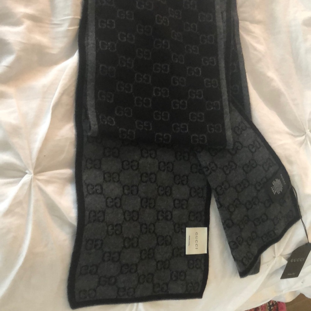 Gucci cashmere scarf (authentic)